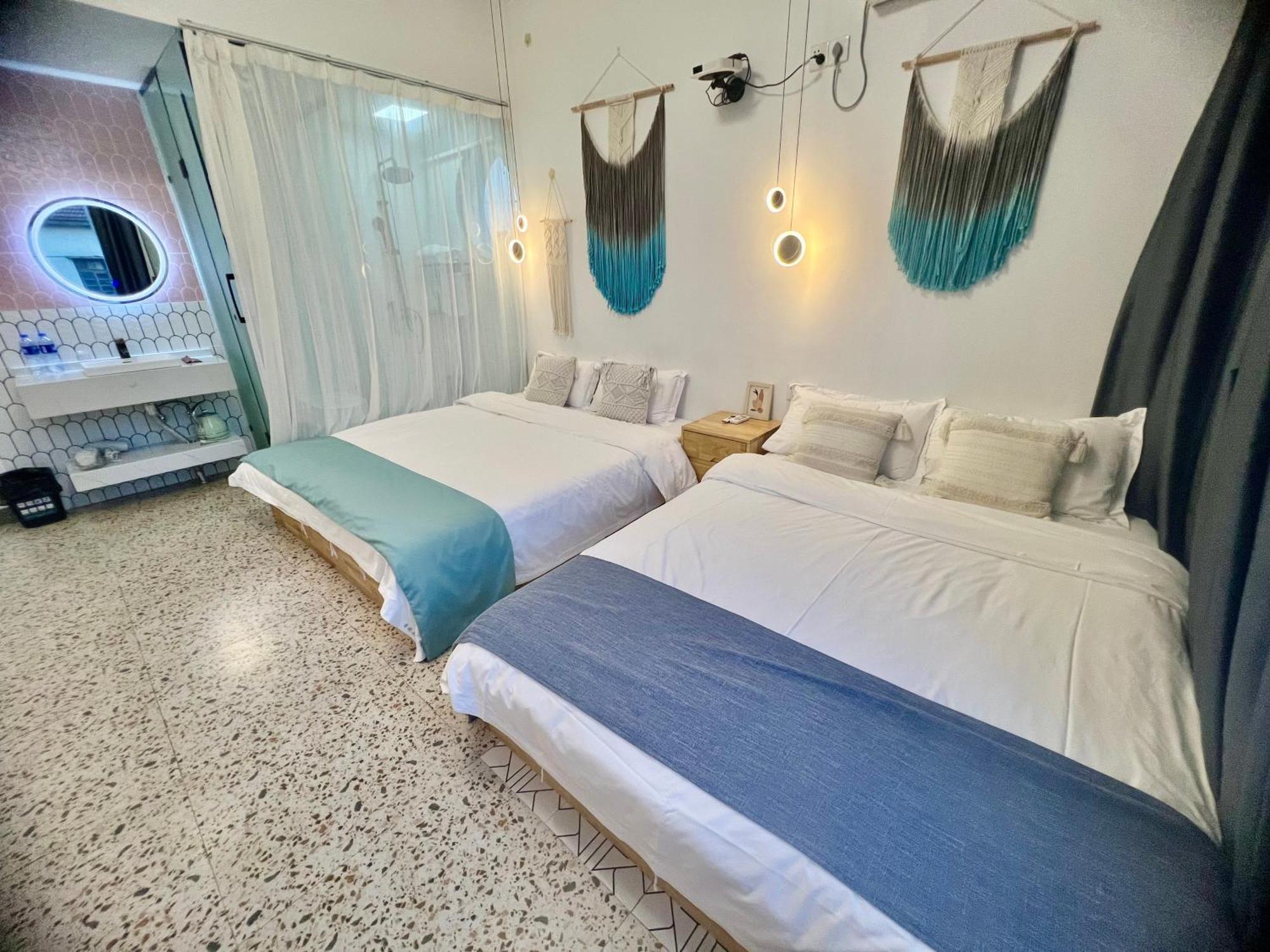 Left Bank La Vie Pool Homestay *
