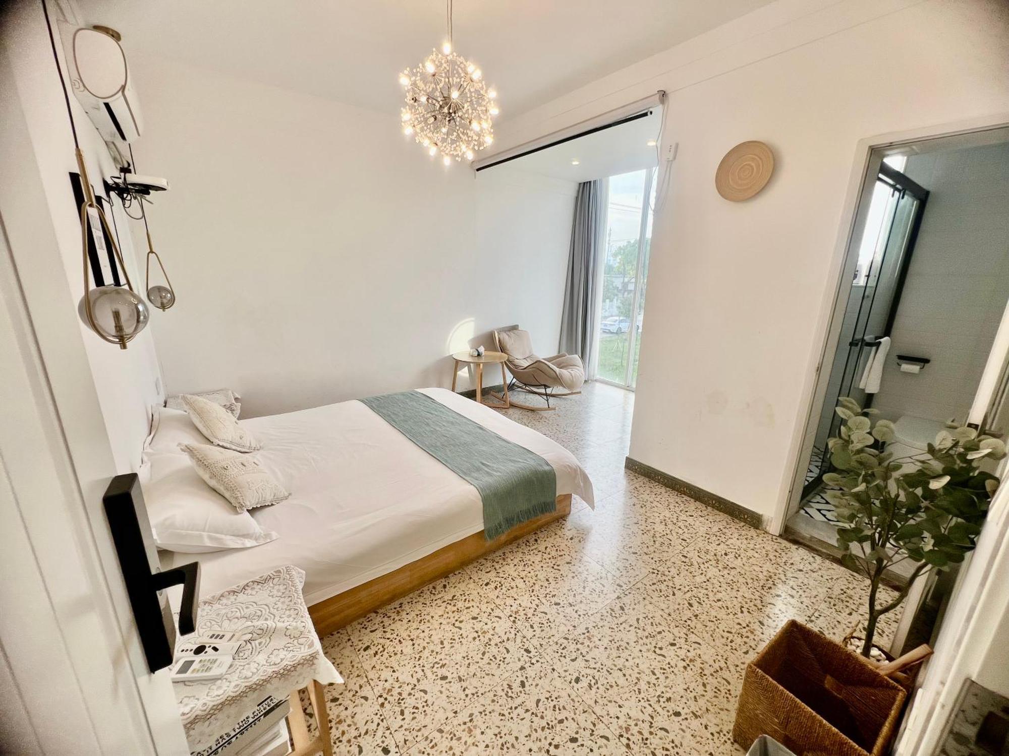 Left Bank La Vie Pool Homestay Shanghai