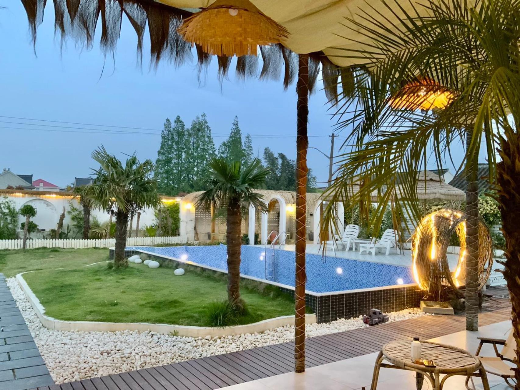 Left Bank La Vie Pool Homestay